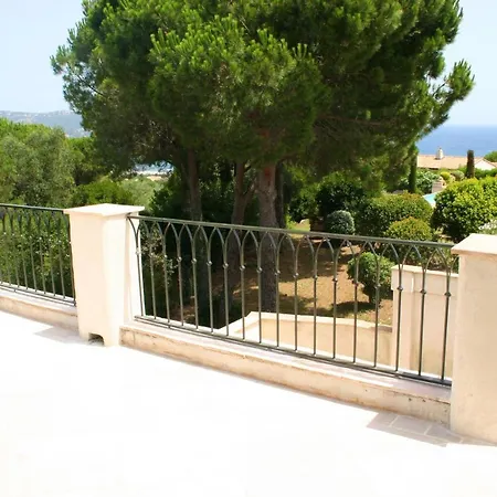 Maison Elegante A Avec Vue Sur La בית נופש