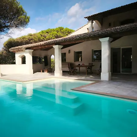 Maison élégante à Avec Vue Sur La Сasa de vacaciones