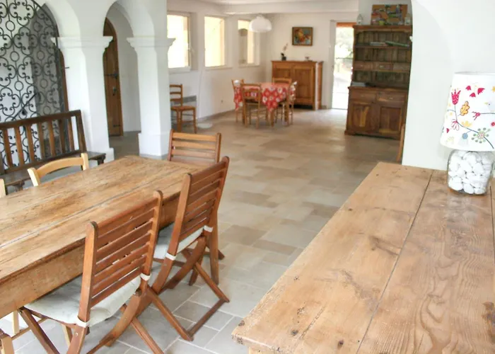 Maison Elegante A Avec Vue Sur La *
